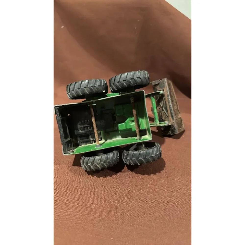 Ertl John Deere Skid Steer Loader Diecast Construction Toy